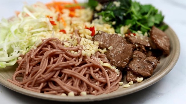 Bún Gạo Lứt Trộn và Lợi Ích Giảm Cân